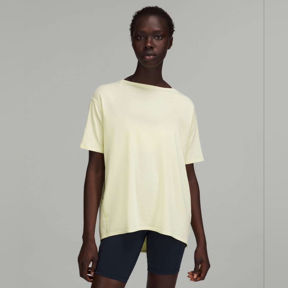 Lululemon Back In Action Size 6 Color Dewy